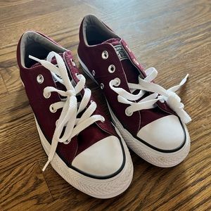 Maroon Converse Size 5